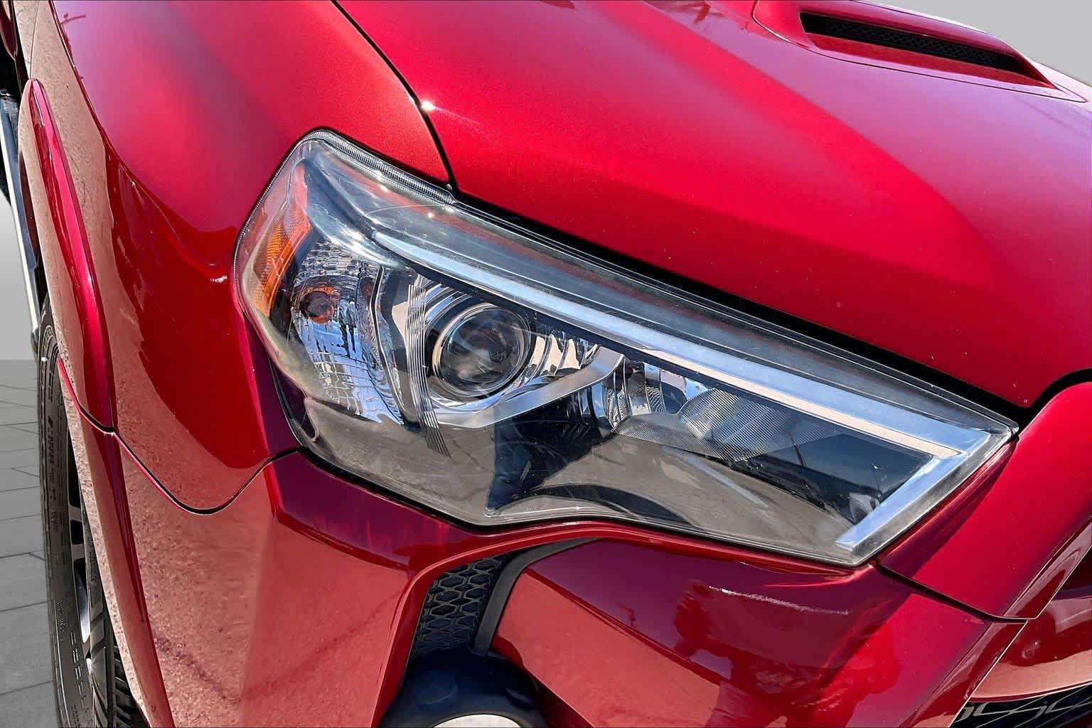 Used 2018 Toyota 4Runner TRD Off-Road Premium w/ Wilderness Package AWD/4WD image 27