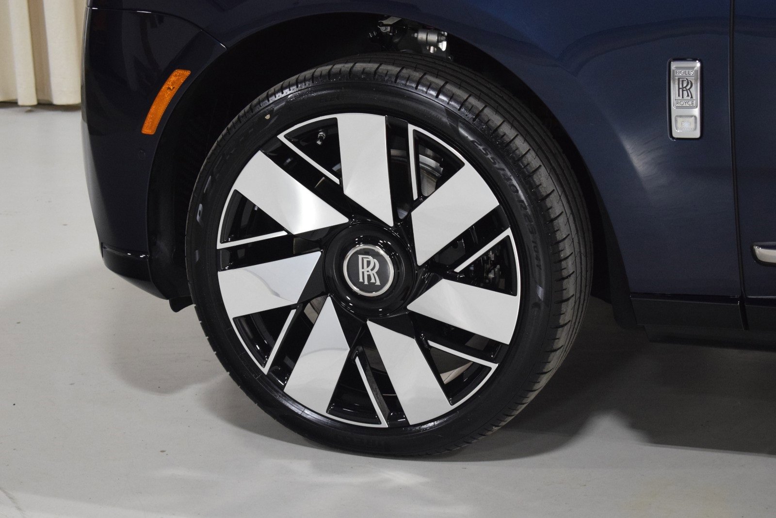 New 2026 Rolls-Royce Cullinan image 14