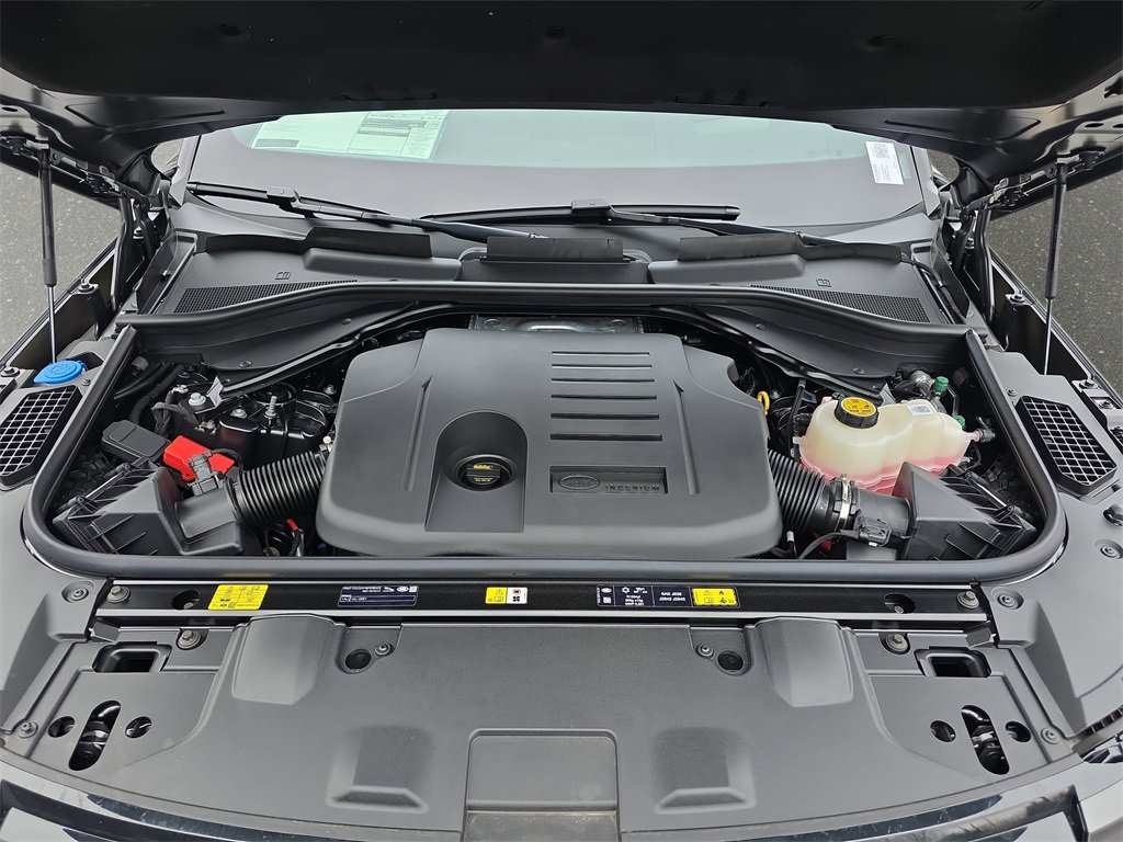 New 2026 Land Rover Range Rover SE image 32