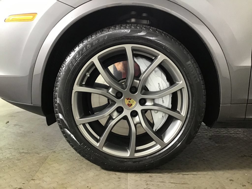Certified 2020 Porsche Cayenne Turbo AWD/4WD image 9
