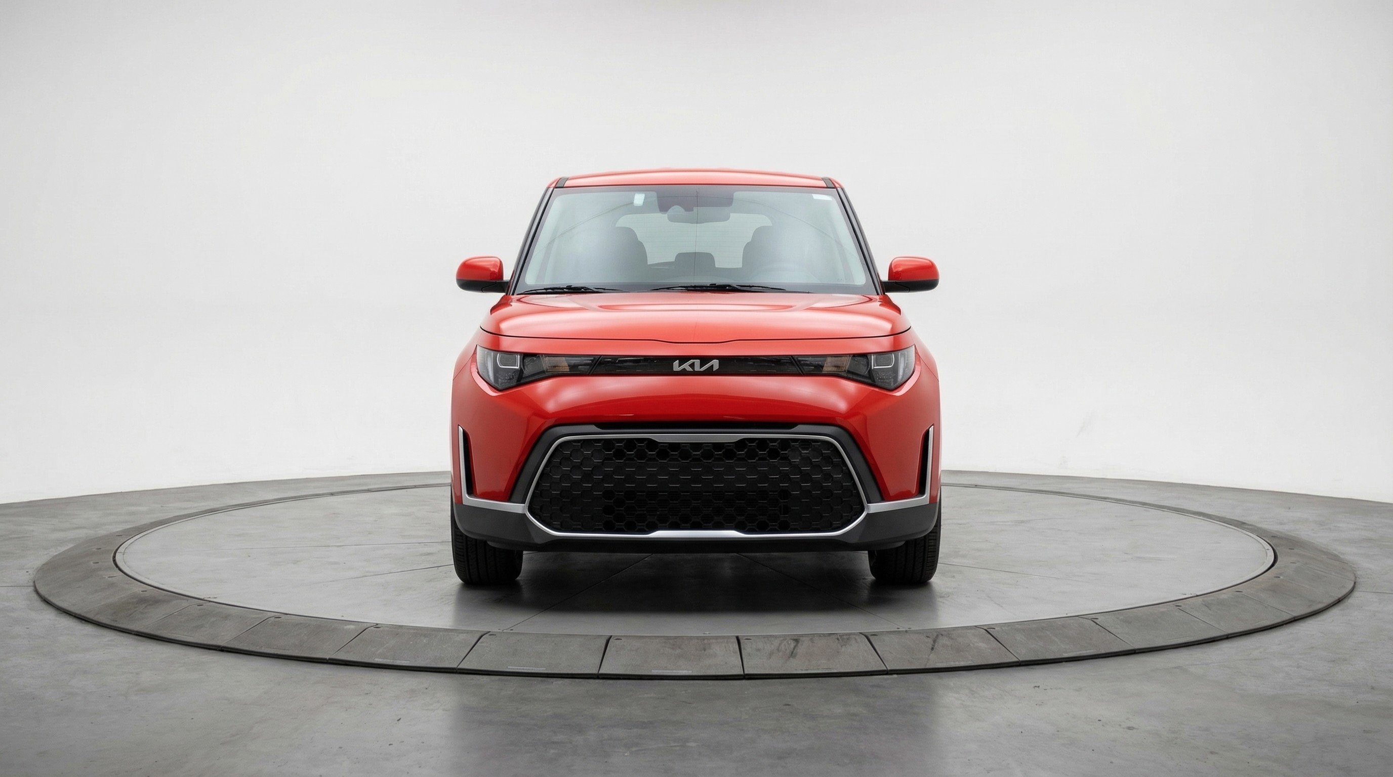 Used 2025 Kia Soul LX w/ LX Technology Package FWD image 2