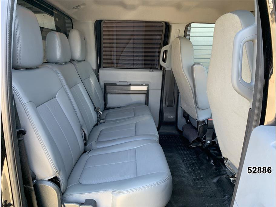 Used 2022 Ford F750 2WD Crew Cab Super Duty image 25
