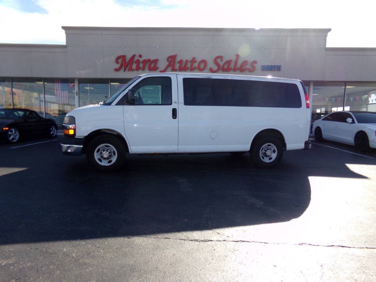 Used 2012 Chevrolet Express 3500 LT w/ LT Preferred Equipment Group RWD image 2