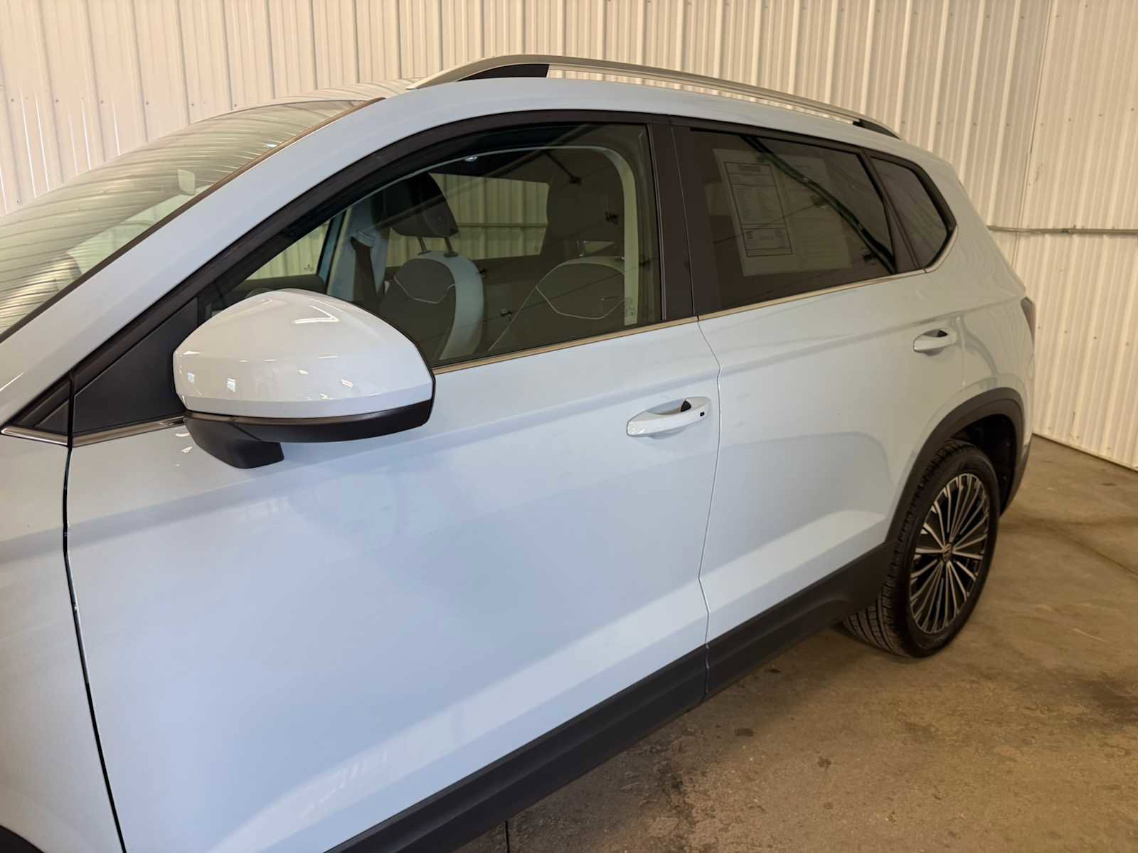Certified 2025 Volkswagen Taos SE w/ Panoramic Sunroof Package FWD image 7