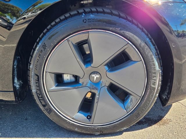 Used 2022 Tesla Model 3 Standard Range image 9