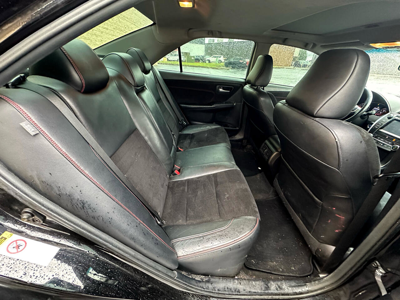 Used 2015 Toyota Camry SE image 12