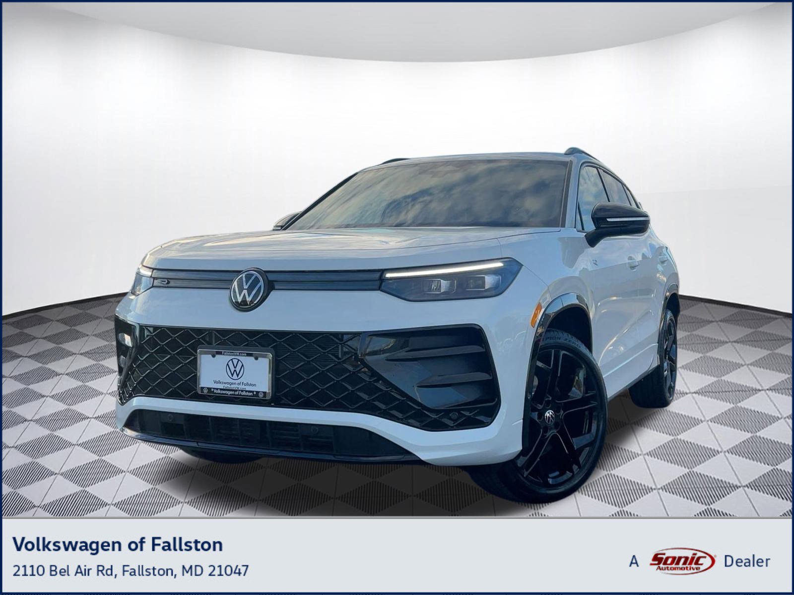 New 2026 Volkswagen Tiguan SE R-Line image 1