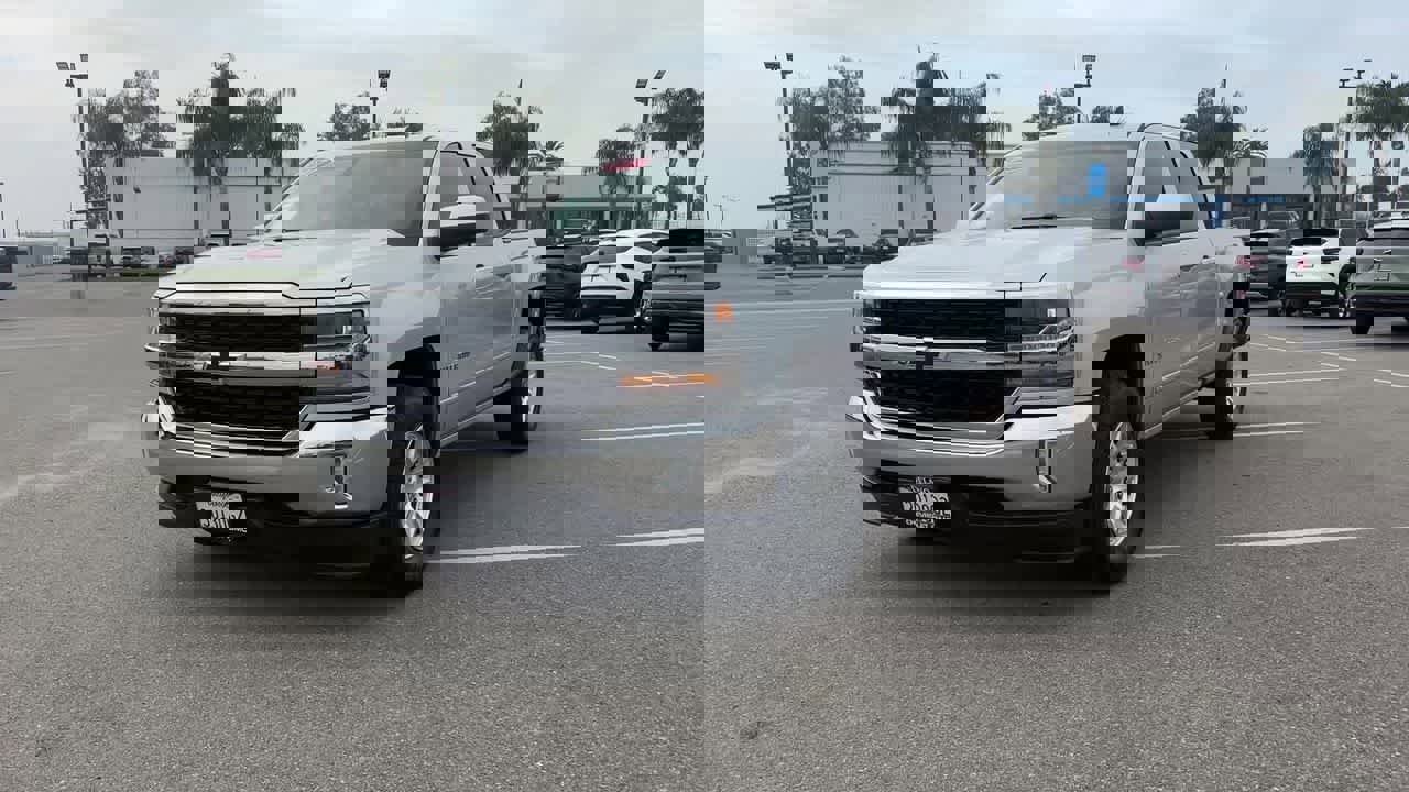 Used 2017 Chevrolet Silverado 1500 LT w/ All Star Edition image 3