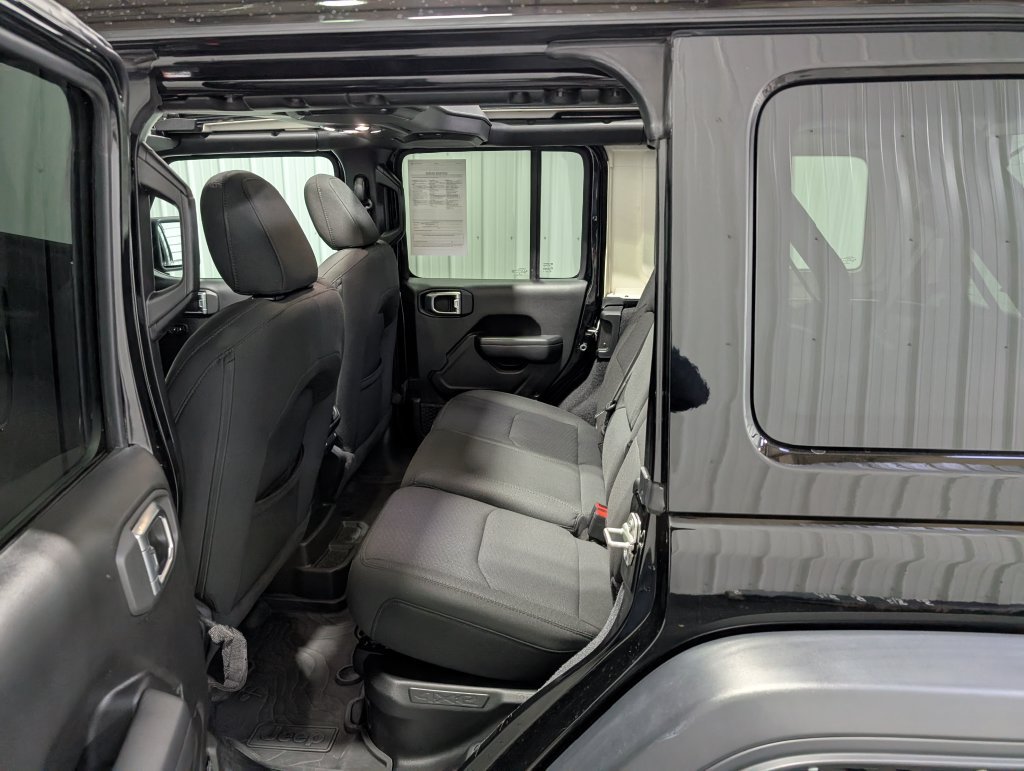 Used 2023 Jeep Wrangler Unlimited w/ Sun & Screen Package AWD/4WD image 10