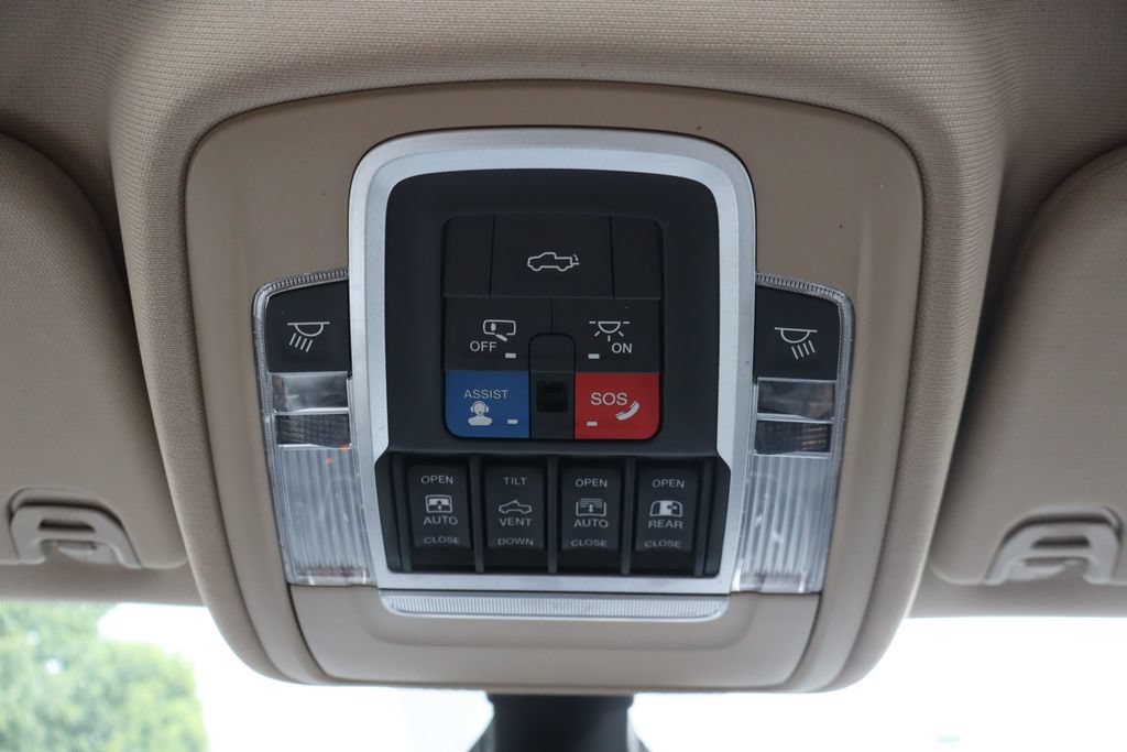 Used 2019 RAM 1500 Laramie AWD/4WD image 23
