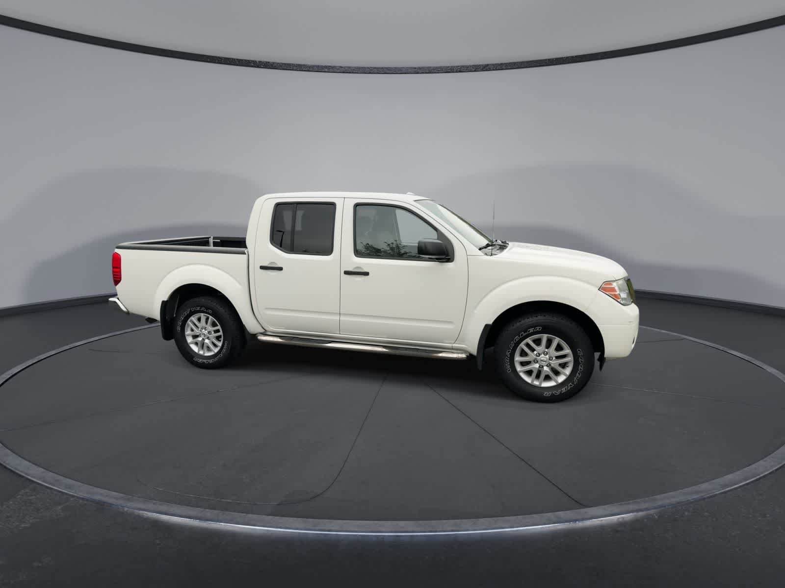 Used 2018 Nissan Frontier SV AWD/4WD image 9