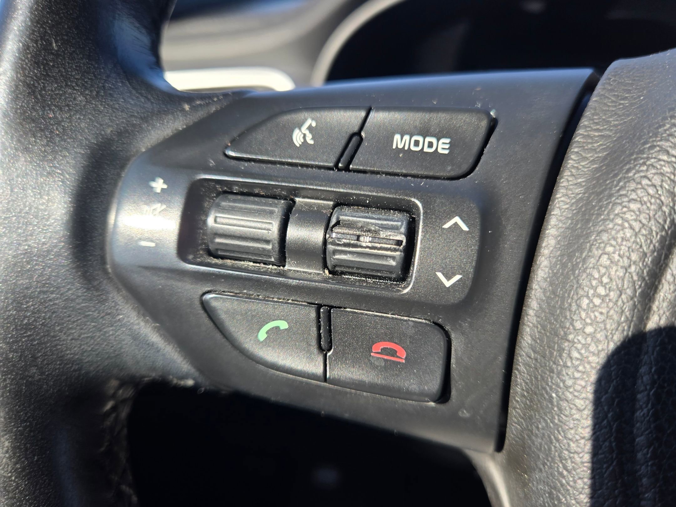 Used 2017 Kia Sorento LX w/ LX Convenience Package image 24