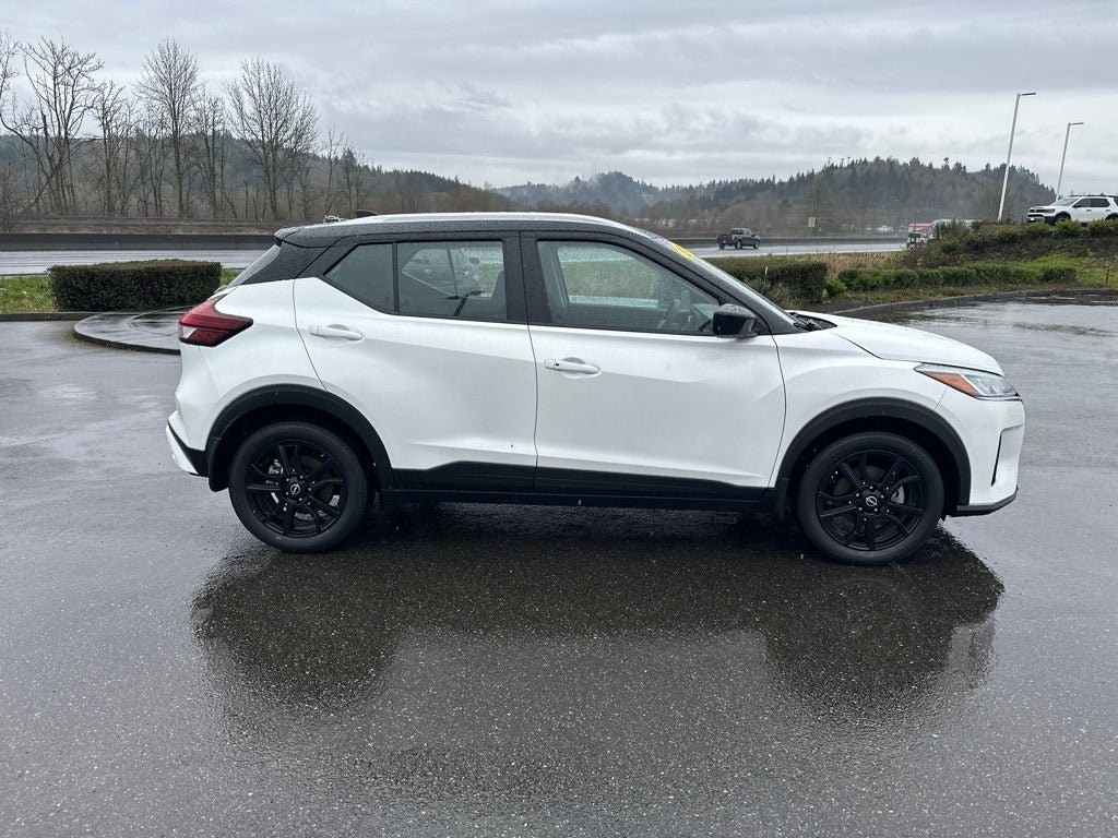 Used 2024 Nissan Kicks SV FWD image 2