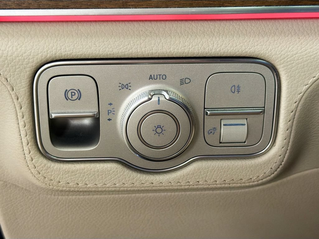 Certified 2020 Mercedes-Benz GLE 450 4MATIC w/ Premium Package image 11