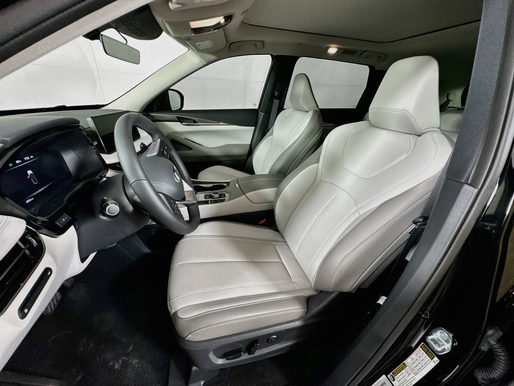 Certified 2026 INFINITI QX60 Pure w/ Cargo Package AWD/4WD image 28