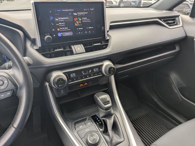 Used 2023 Toyota RAV4 SE image 24