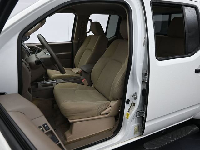 Used 2016 Nissan Frontier SV w/ SV Value Truck Package image 11