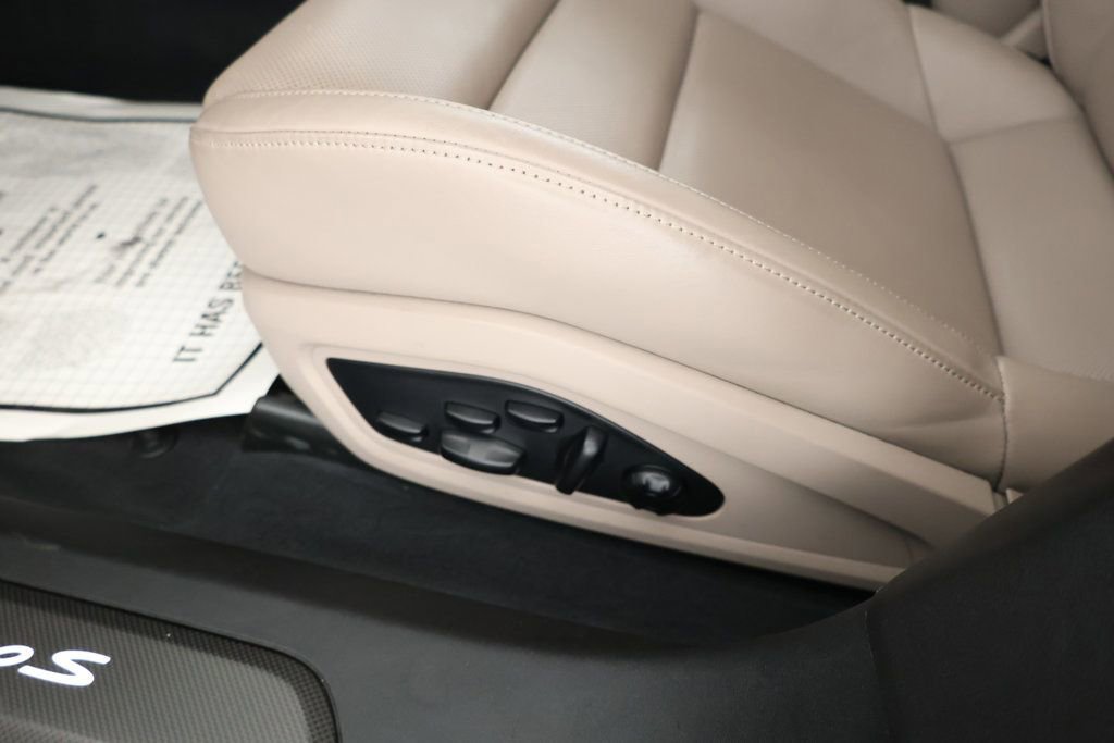 Used 2020 Porsche Taycan Turbo S image 10