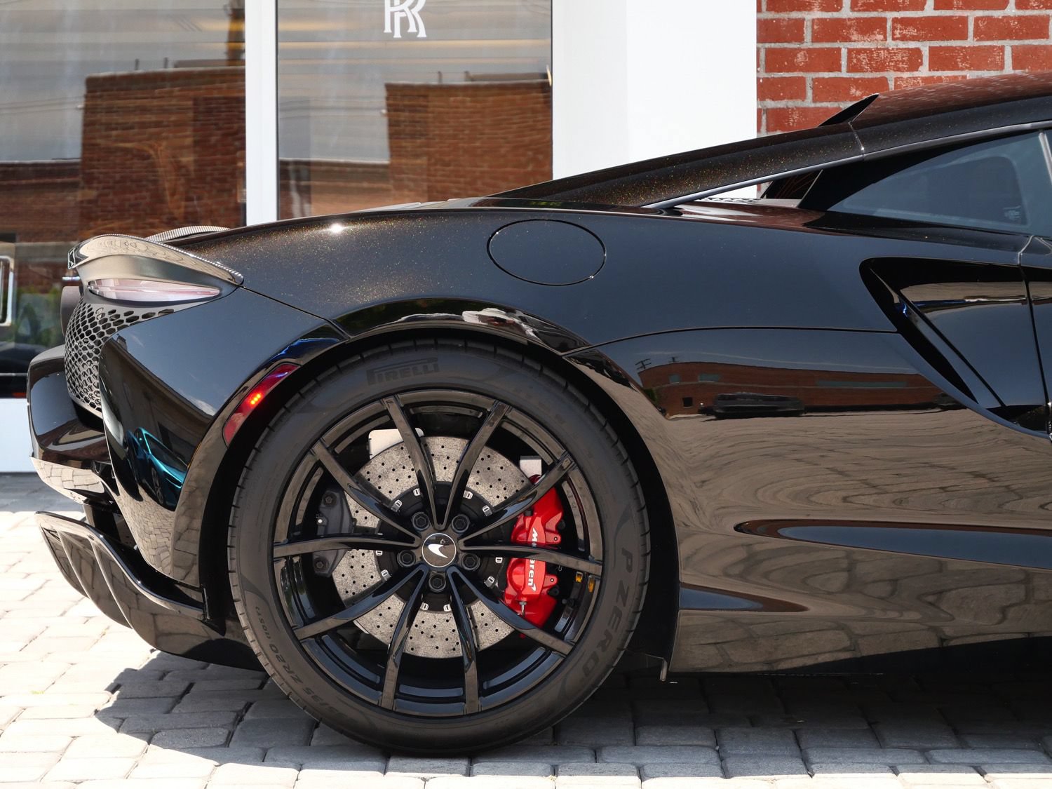 Used 2023 McLaren Artura RWD image 14