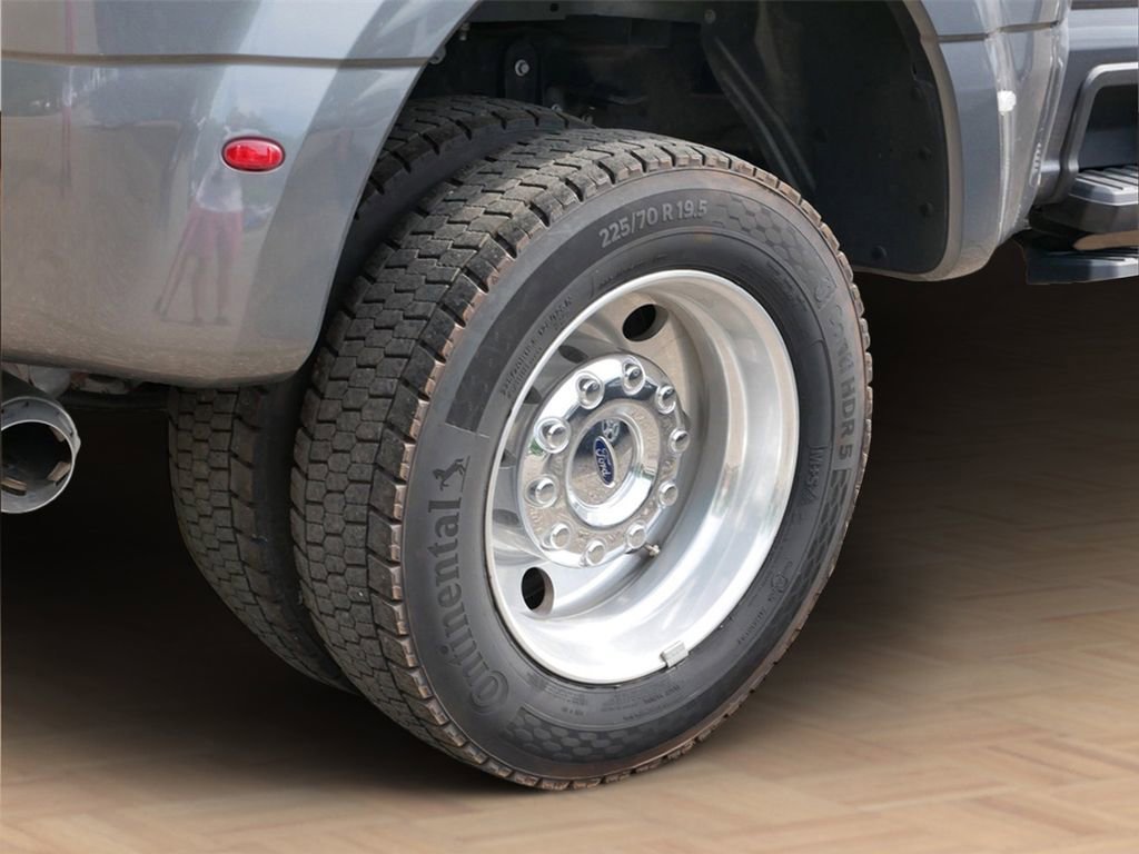 Used 2024 Ford F450 Limited w/ FX4 Off-Road Package image 30