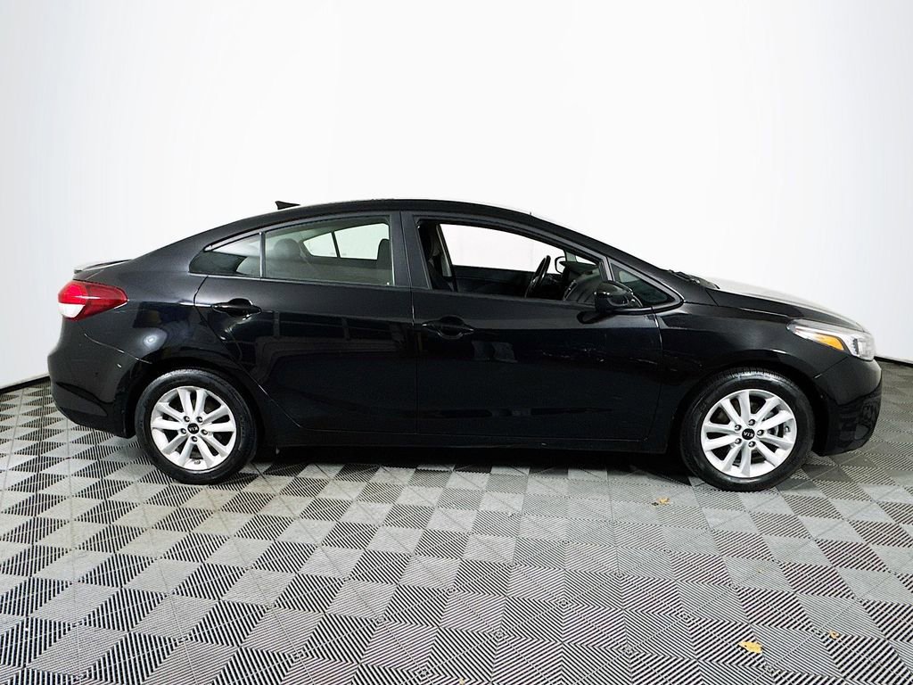 Used 2017 Kia Forte S image 8