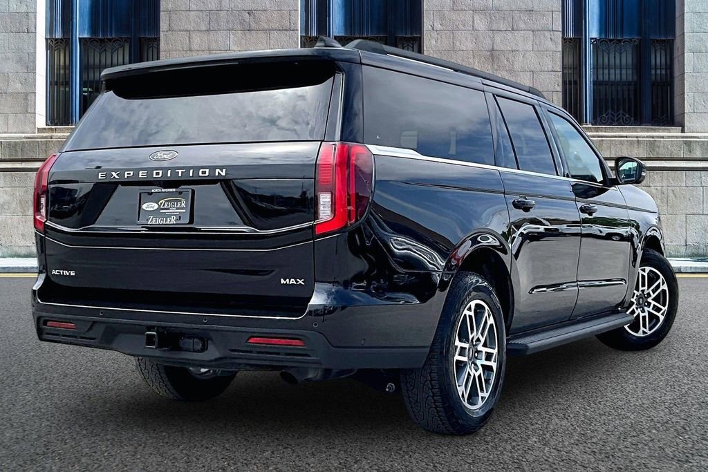 Used 2025 Ford Expedition Max Active AWD/4WD image 11