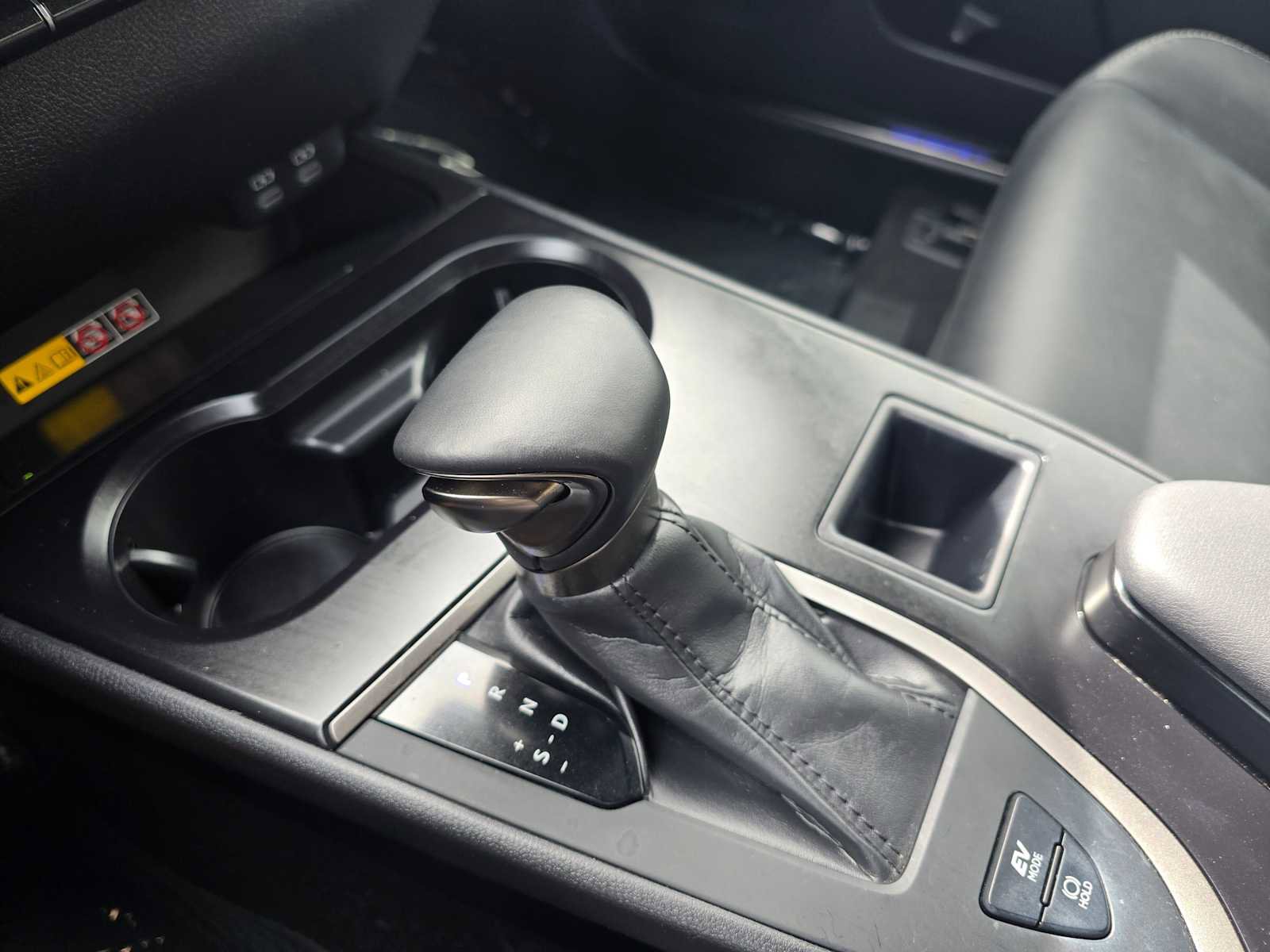 Certified 2024 Lexus UX 250h FWD image 31