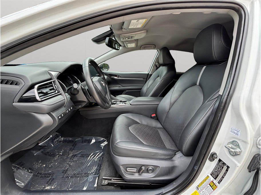 Used 2022 Toyota Camry XSE w/ Cold Weather Package FWD image 2