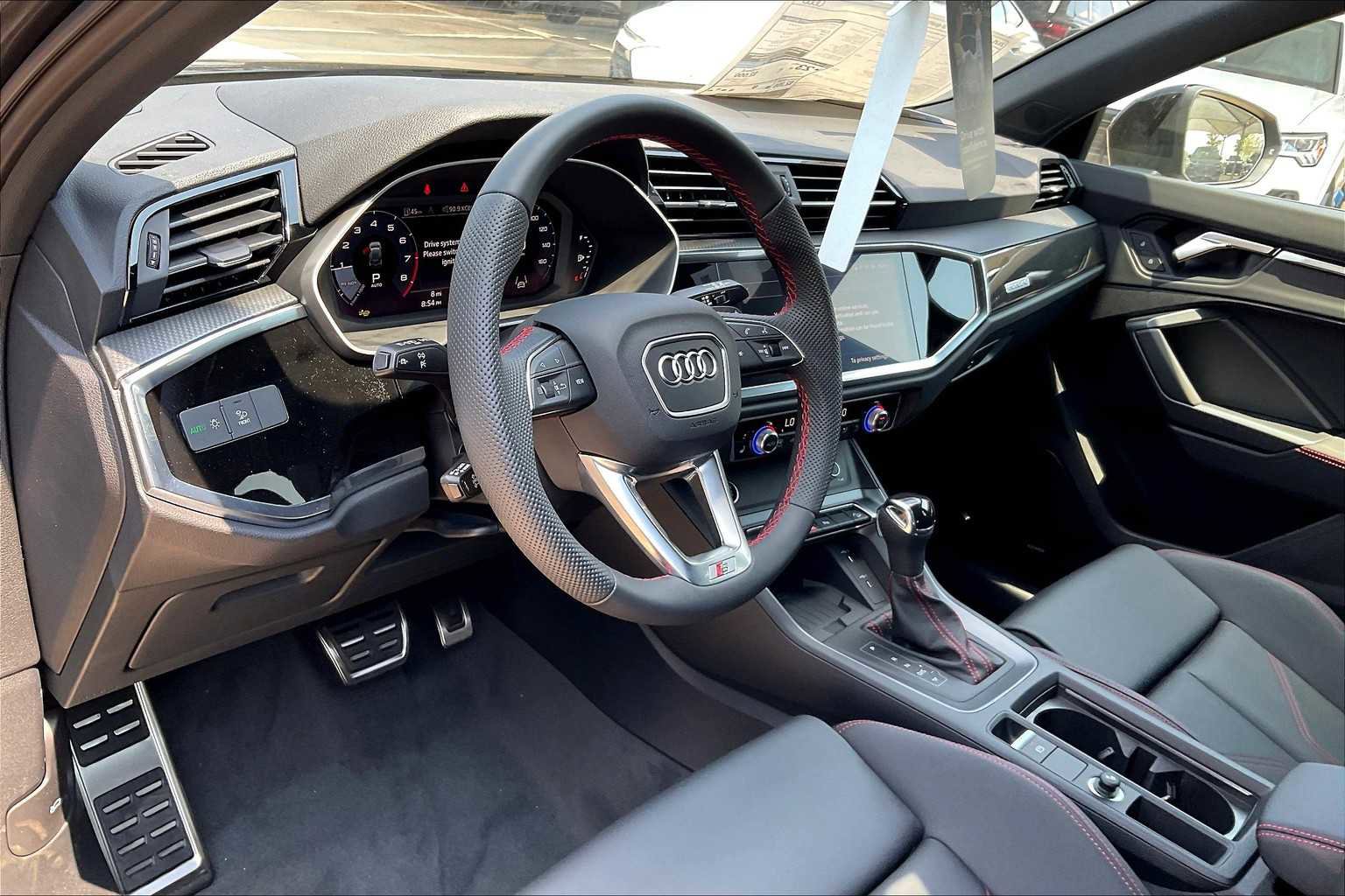 Used 2025 Audi Q3 2.0T Premium Plus w/ Premium Plus Package image 8