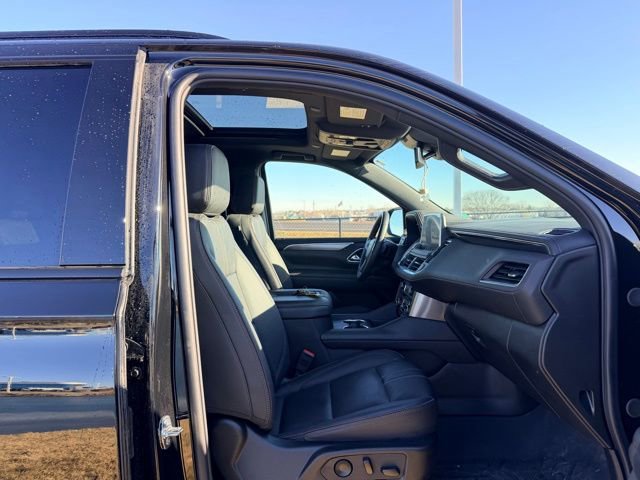 Used 2024 Chevrolet Suburban RST w/ Luxury Package image 10