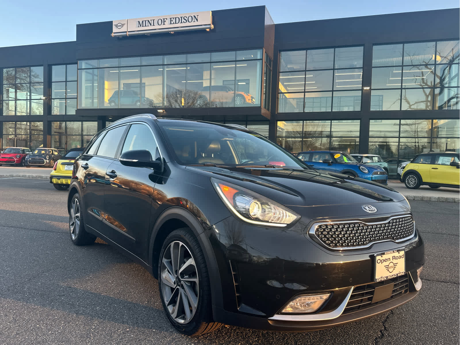Used 2018 Kia Niro Touring image 3