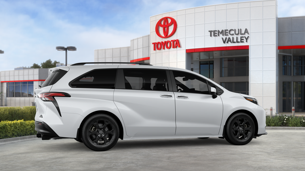 New 2026 Toyota Sienna XLE Woodland Edition AWD/4WD image 13