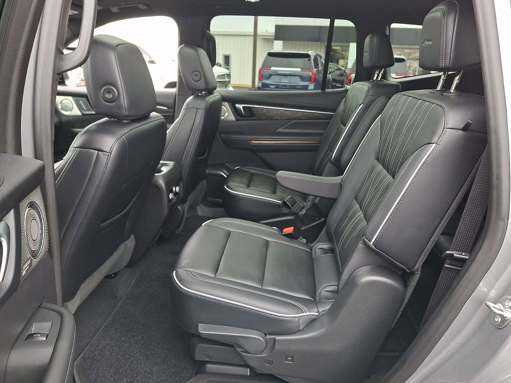 Used 2025 Buick Enclave Avenir w/ Super Cruise Package image 10