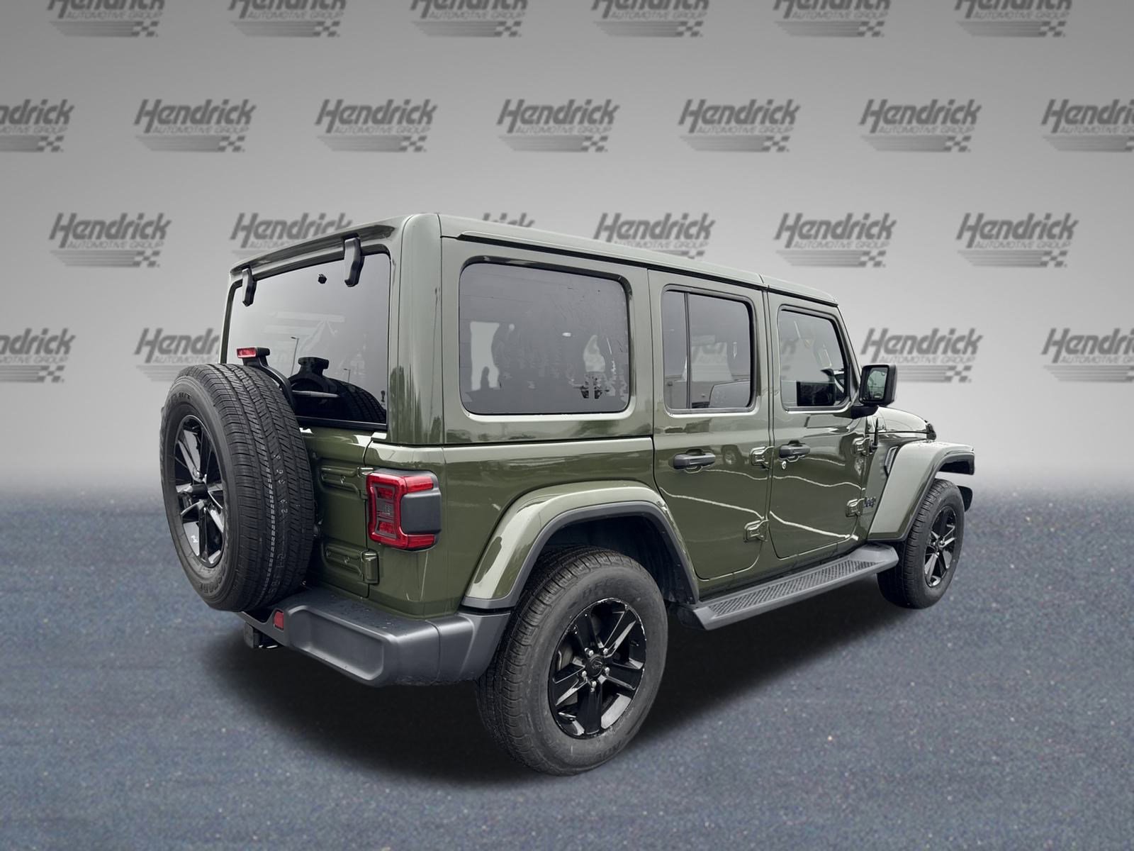Used 2020 Jeep Wrangler Unlimited Sahara image 10