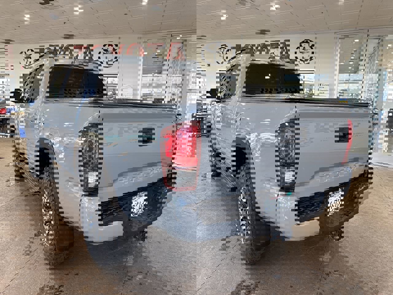 Certified 2019 Toyota Tacoma TRD Off-Road w/ Technology Package image 8