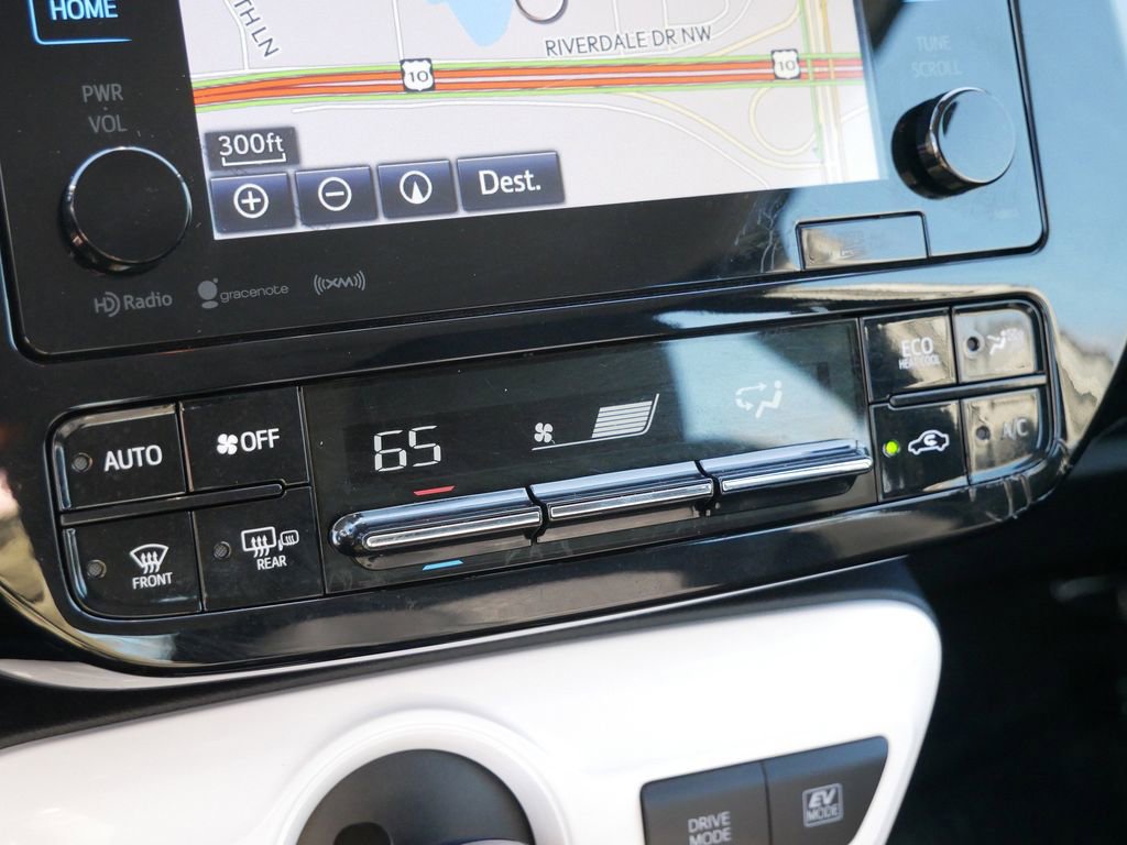 Certified 2018 Toyota Prius Three image 21