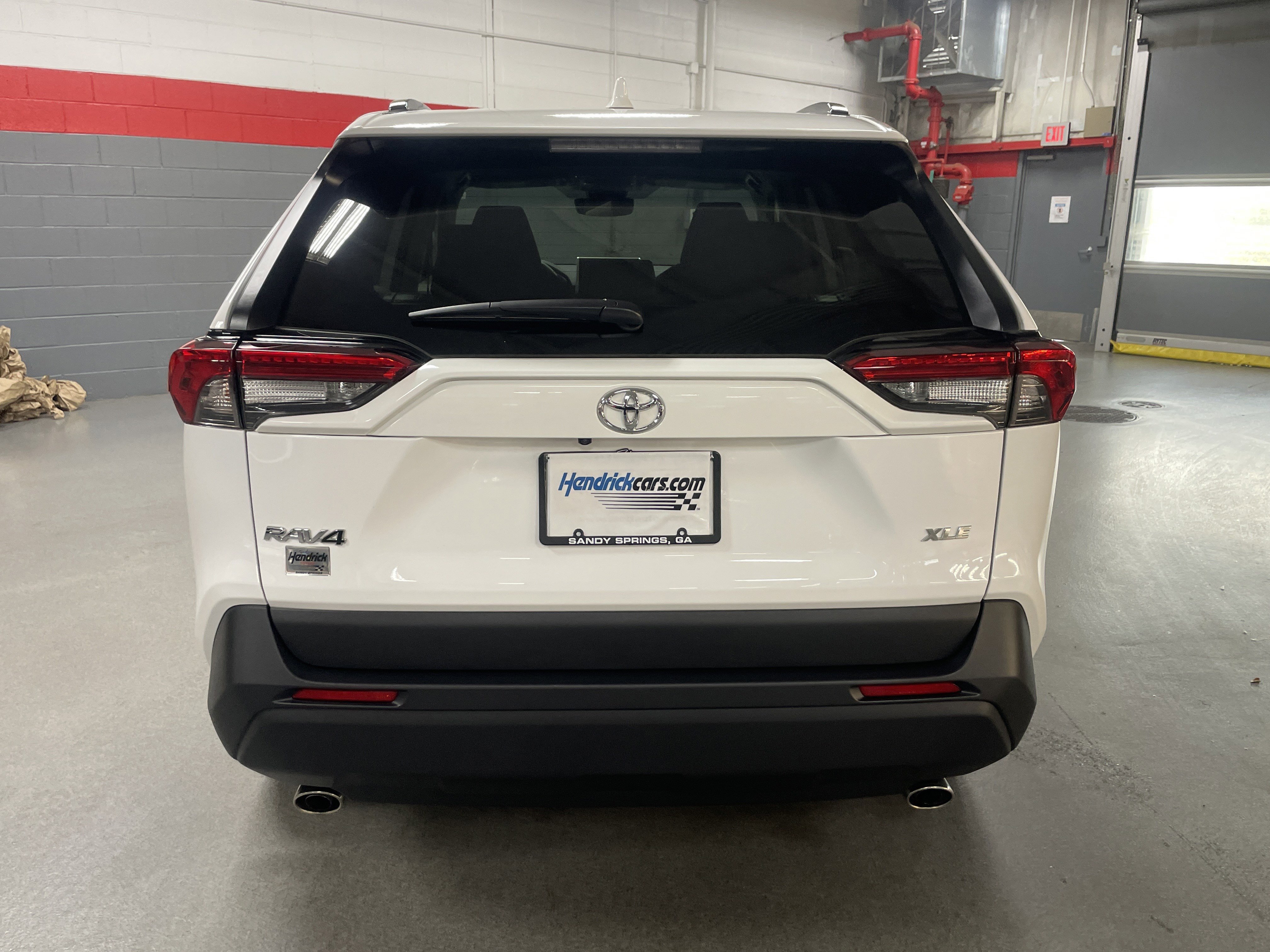 Used 2025 Toyota RAV4 XLE image 9