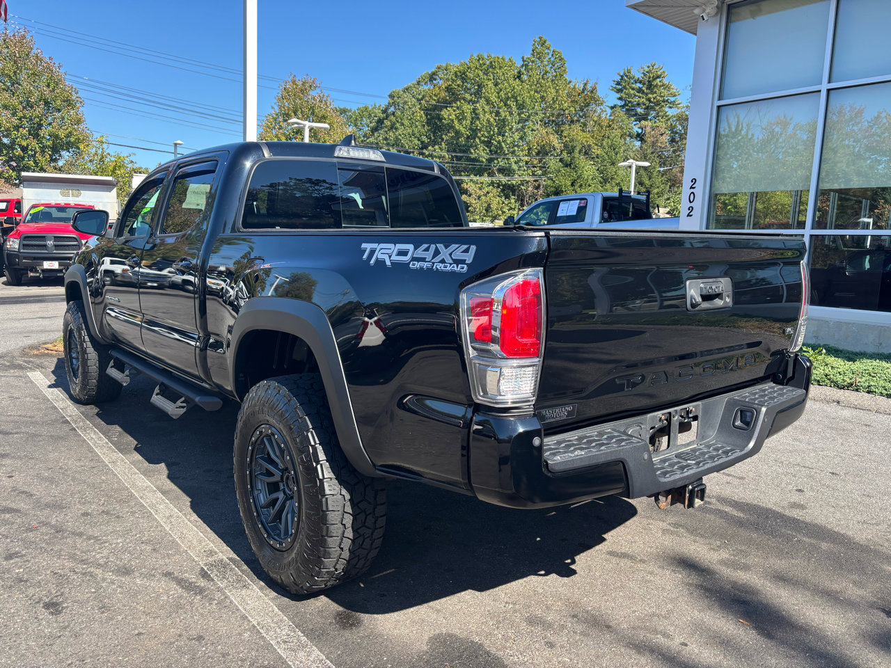 Used 2021 Toyota Tacoma TRD Off-Road image 10
