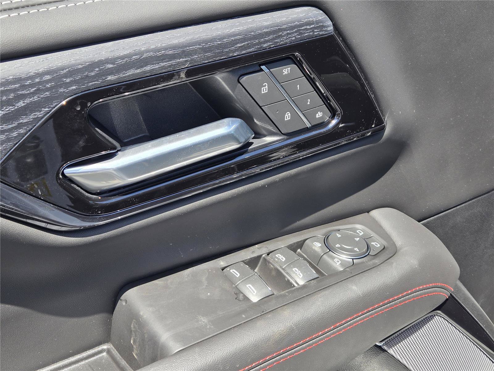 New 2026 GMC Yukon AT4 Ultimate w/ LPO, Floor Liner Package AWD/4WD image 14