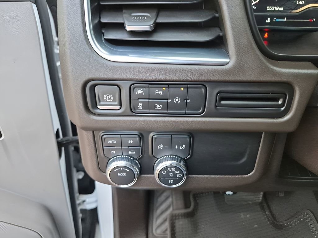 Used 2023 GMC Yukon XL SLT w/ SLT Premium Package image 33