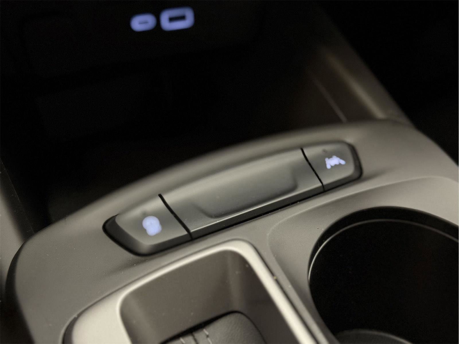 Certified 2025 Chevrolet Trax LS w/ LS Convenience Package image 35