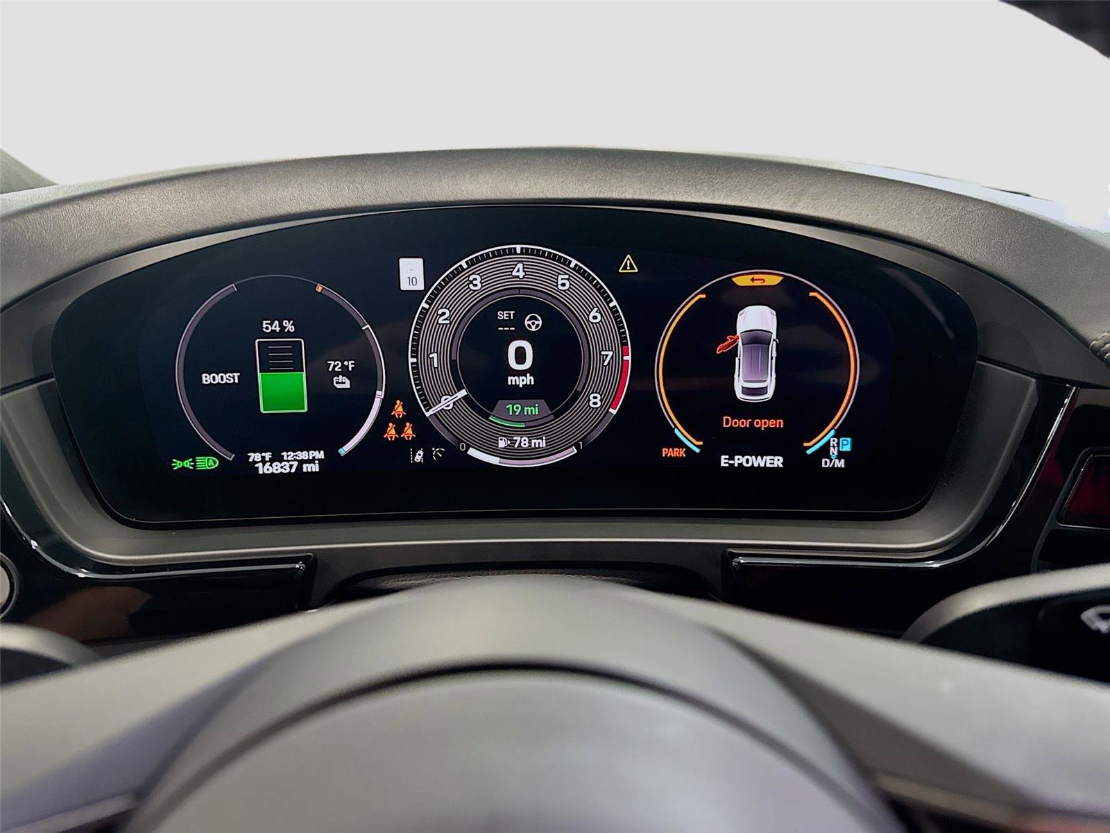 Used 2025 Porsche Cayenne Turbo image 4