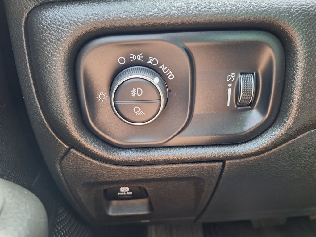 Used 2025 RAM 1500 Classic Warlock image 12