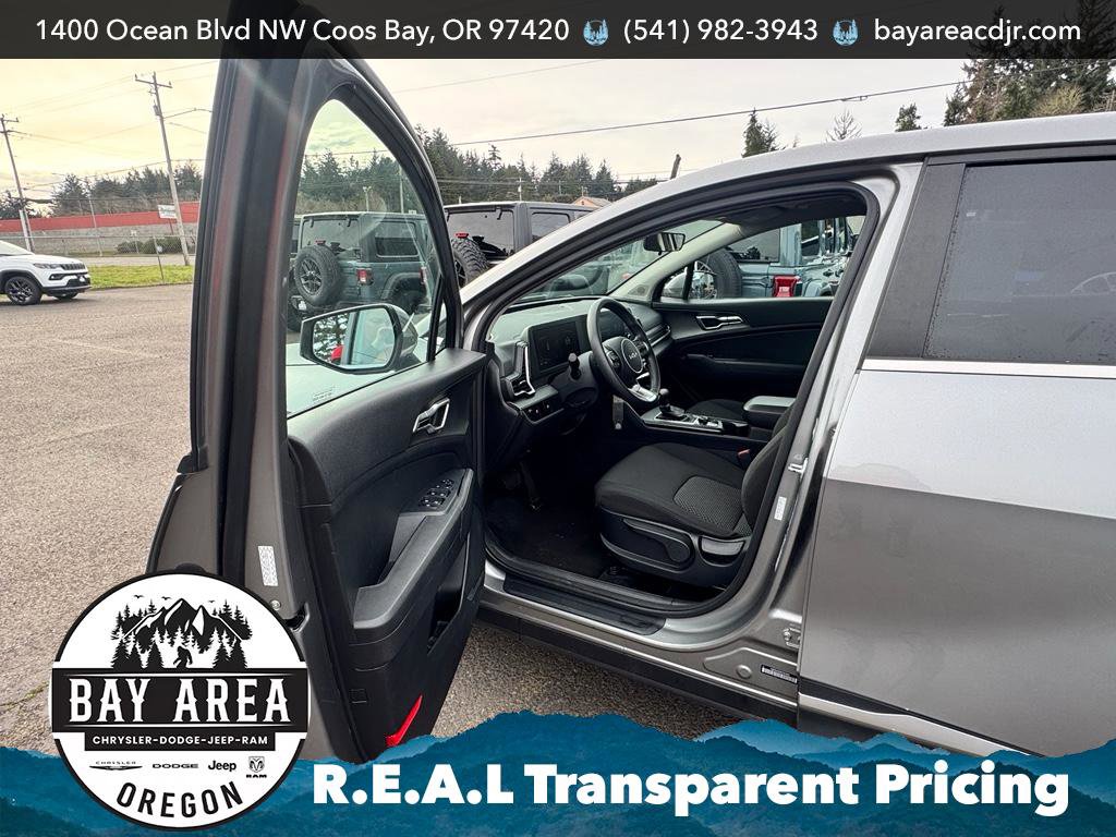 Used 2024 Kia Sportage LX image 11