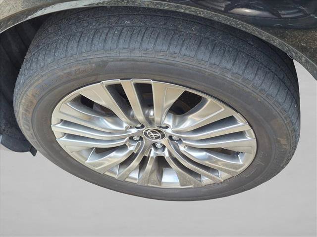 Used 2023 Toyota Venza XLE AWD/4WD image 10