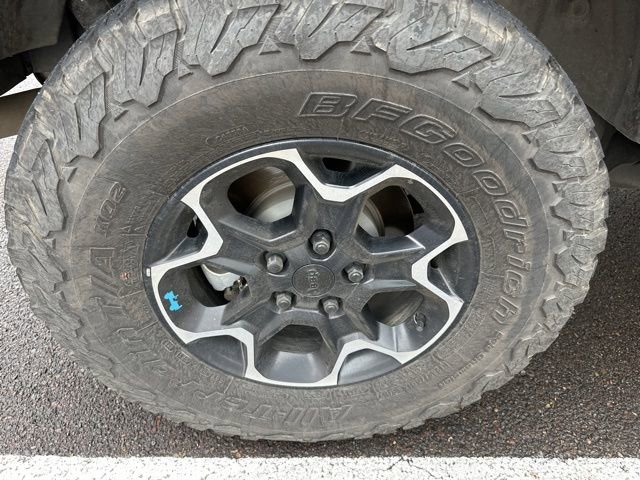 Used 2023 Jeep Wrangler Sport image 11