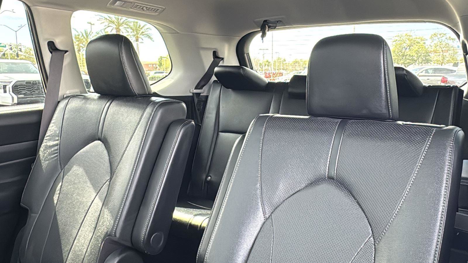 Used 2025 Toyota Grand Highlander FWD image 28