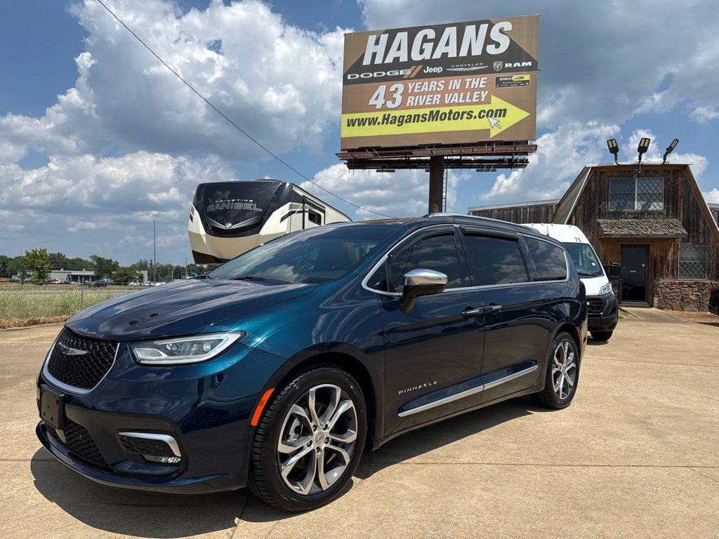 Certified 2023 Chrysler Pacifica Pinnacle