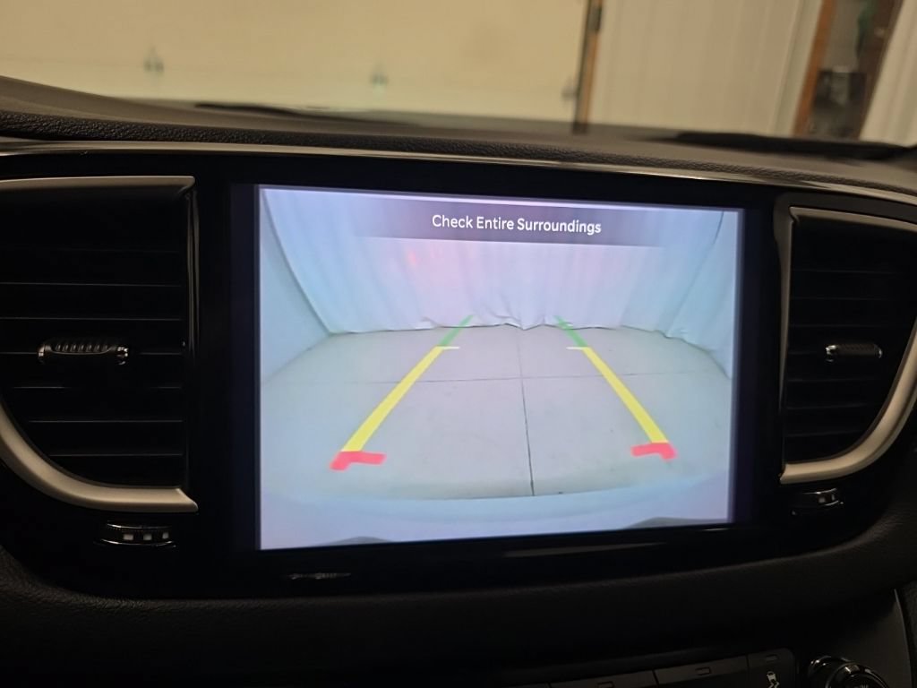 Used 2025 Chrysler Pacifica Select FWD image 20