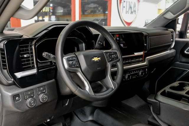 Used 2026 Chevrolet Silverado 2500 LT AWD/4WD image 18